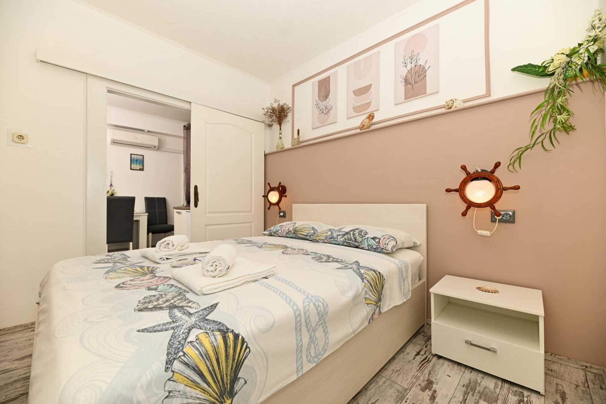 Apartments Posejdon & Neptun Split Exterior photo